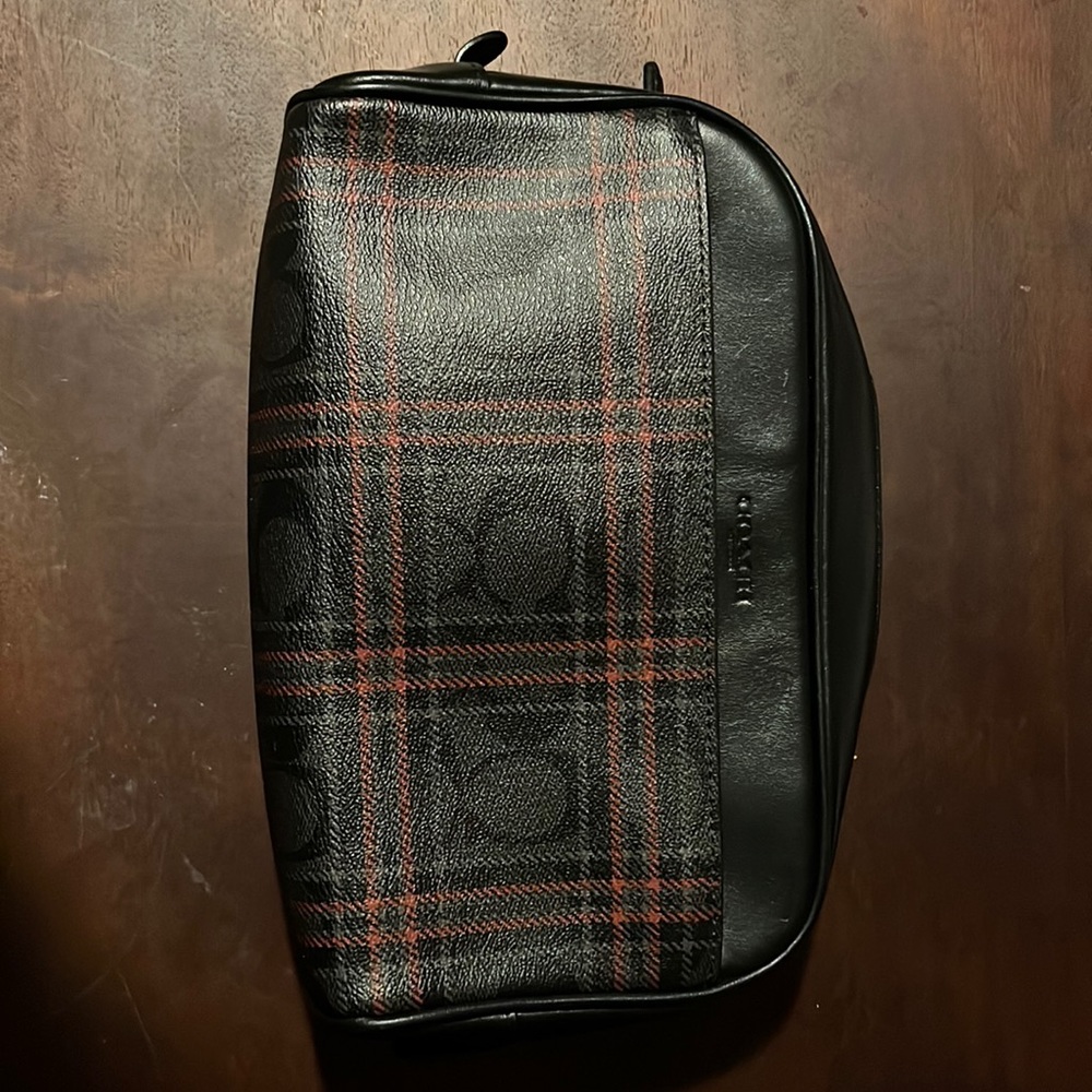 OVERNIGHT TRAVEL KIT IN Leather WITH PLAID PRINT